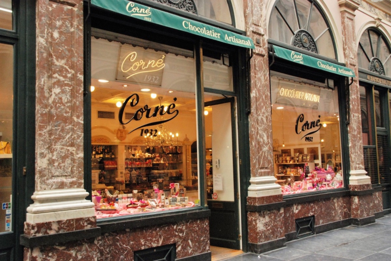 vitrine-SILLANS LA CASCADE-min_chocolate_chocolaterie_shop_luxury_chic_gallery_brussels_belgium-558146